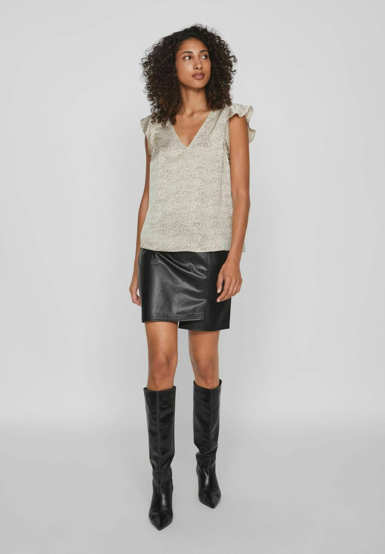 Vila Mit Kurzen Ärmeln Gerüschtes - Blouse - Birch 4 Vila Mit Kurzen Ärmeln Gerüschtes - Blouse - Birch - Afbeelding 2