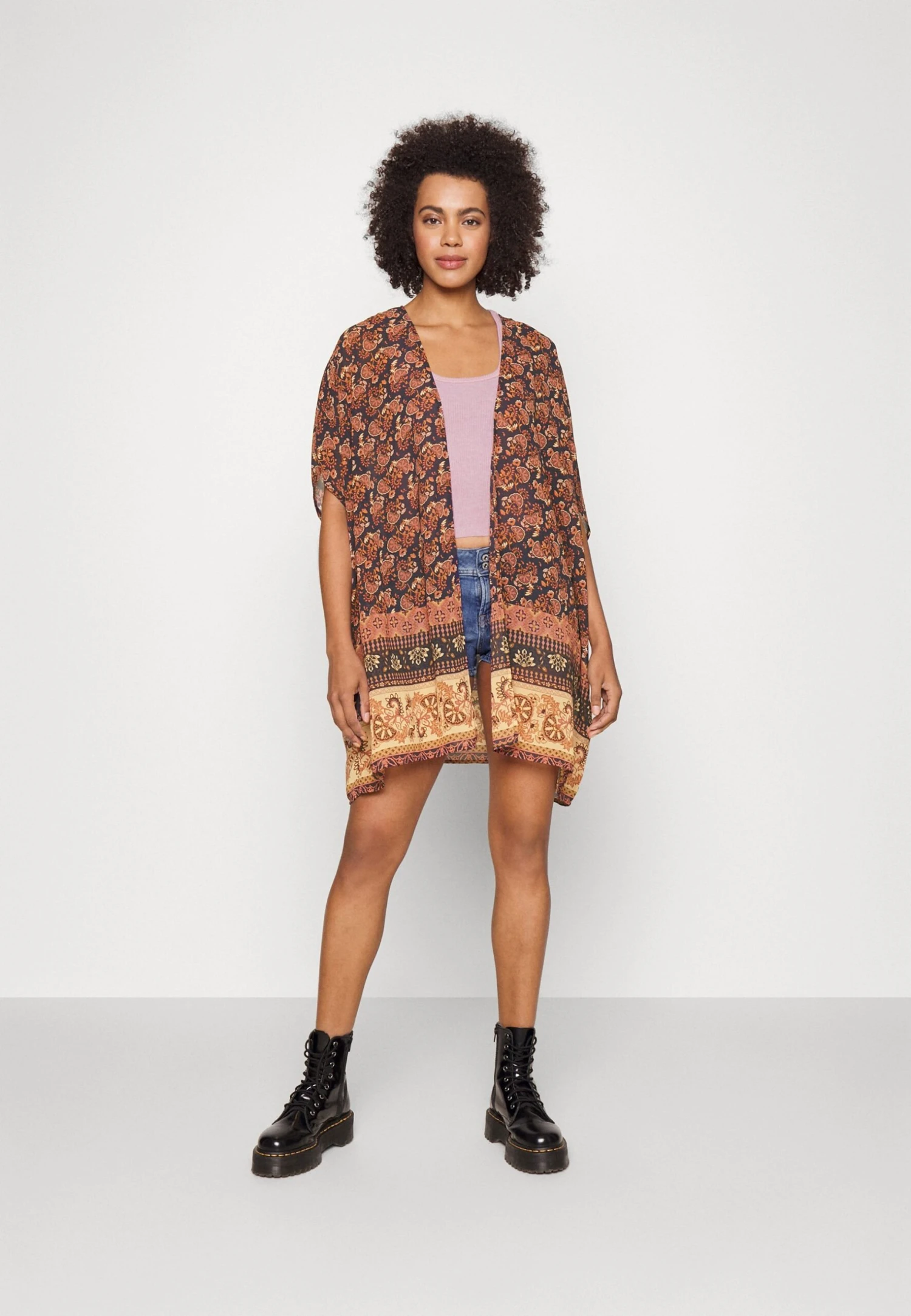 Vila Vilinea Kimono - Lichte Jas - Multicolored 4 Vila Vilinea Kimono - Lichte Jas - Multicolored - Afbeelding 2