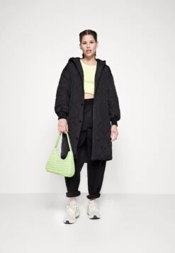 Vila Quilted - Winterjas - Black 9 Vila Quilted - Winterjas - Black -Vila 08c083e5a54b46369cd48276fe088cae