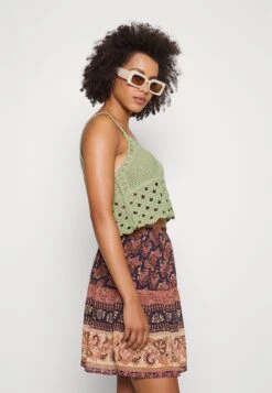Vila Vimuno New Crop- Top - Cameo Green -Vila 0937602c8ee846cb84838fdaeadc7558