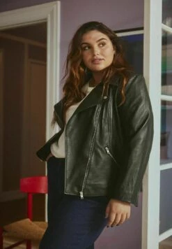 Curve - Blazer - Black 15 Curve - Blazer - Black -Vila 0fed9b267c3a429eab538b4b3b15a903