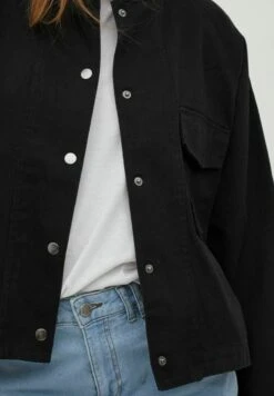 Vila Lichte Jas - Black 14 Vila Lichte Jas - Black -Vila 11e200c476ec472d91dfe951f2ce0a42