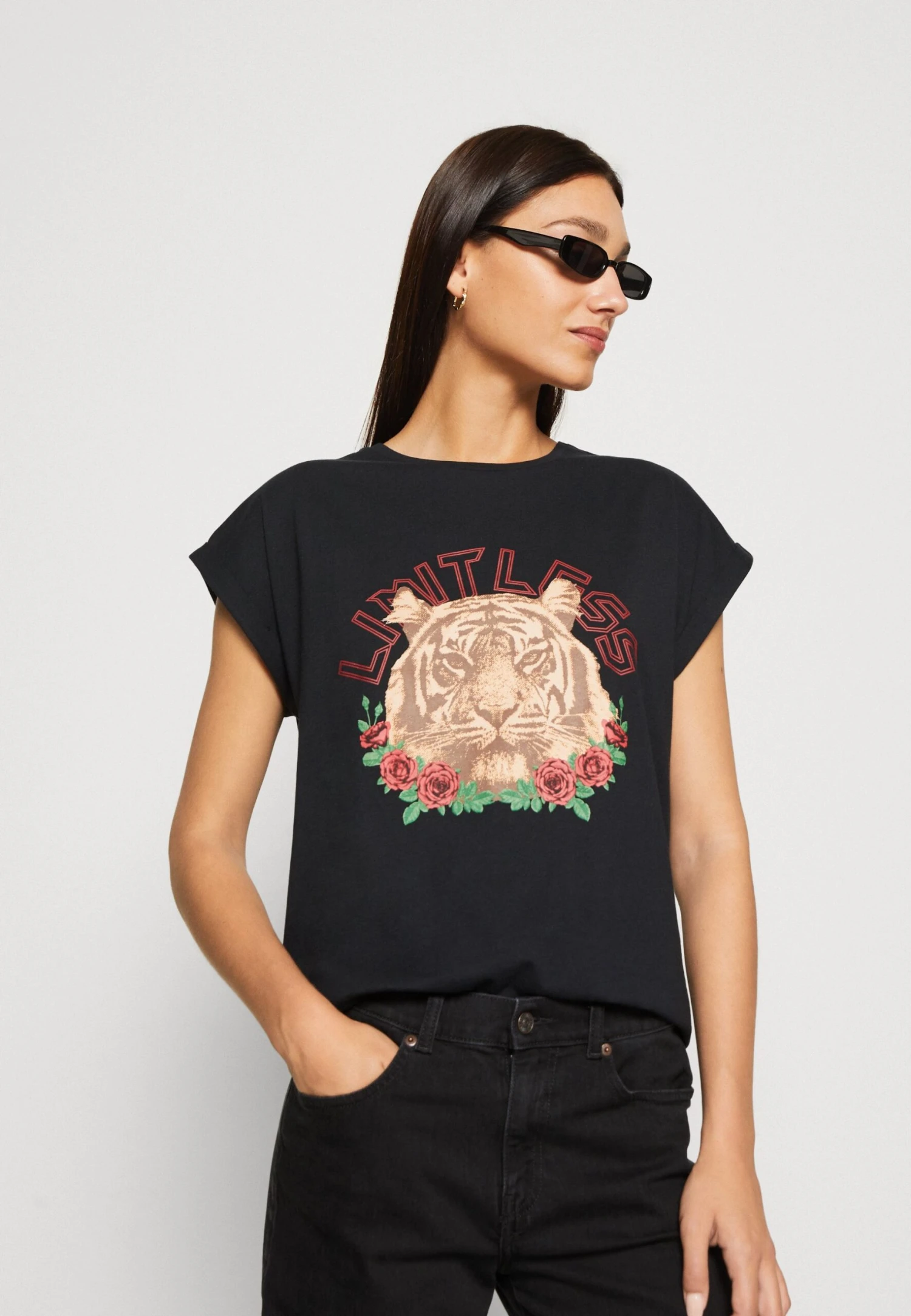 Vila Viprisella- T-Shirt Print - Schwarz/Grün 6 Vila Viprisella- T-Shirt Print - Schwarz/Grün - Afbeelding 4