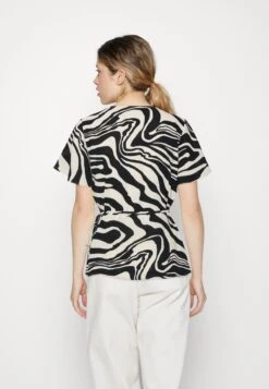 Vila Vilovie Wrap - T-Shirt Print - Birch/Misty -Vila 1d37fcc4aa8c4202b9cef567c4112687