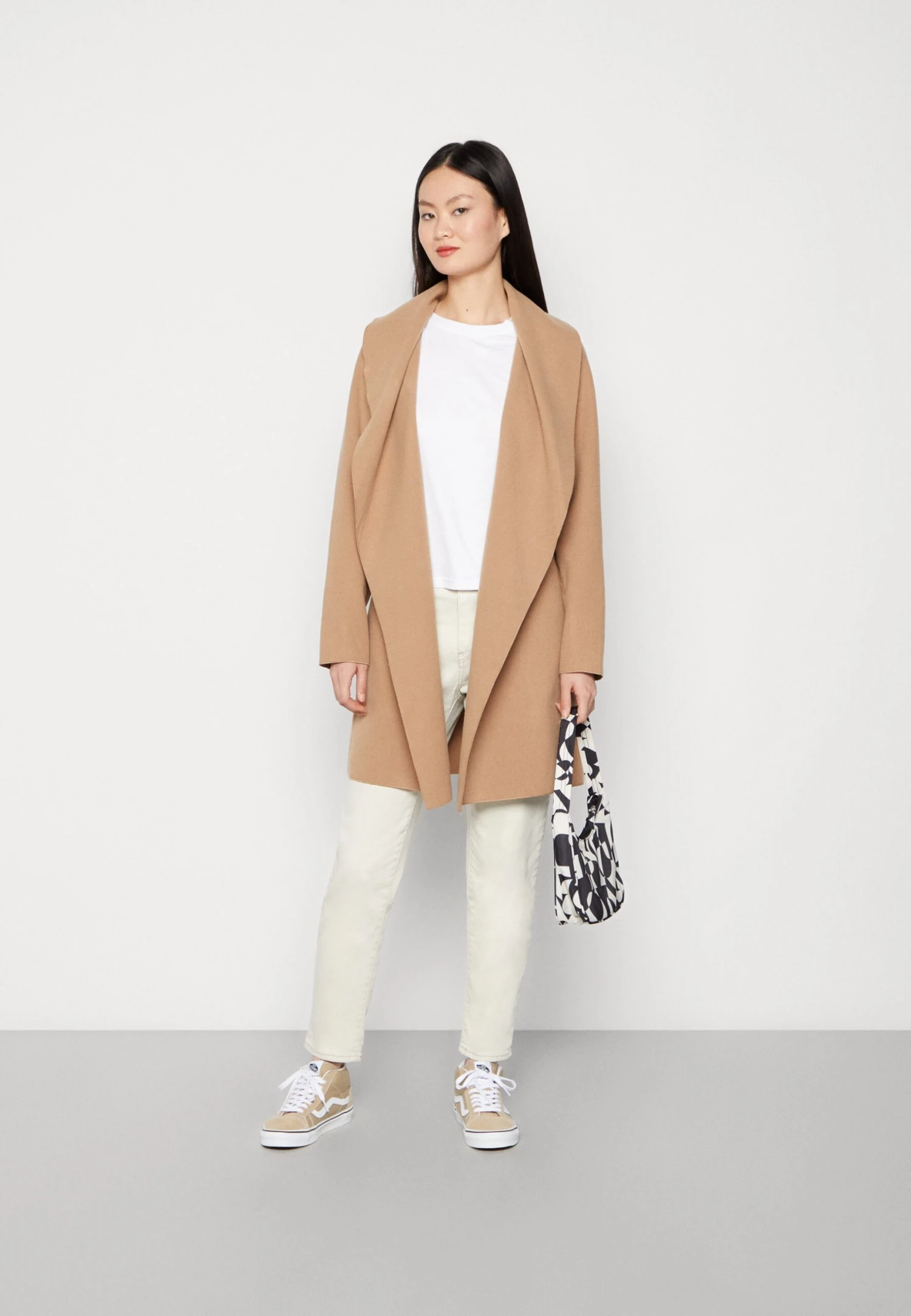 Vila Viapple- Halflange Jas - Tigers Eye 3 Vila Viapple- Halflange Jas - Tigers Eye - Afbeelding 2