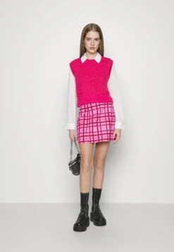 Vila -Vila 1e7406fab02d4787a2bc2689b7c419c3