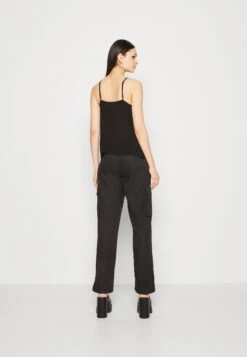 Vila Vinula Singlet - Top - Black -Vila 21444617320a4c1aaf708590331a4d70