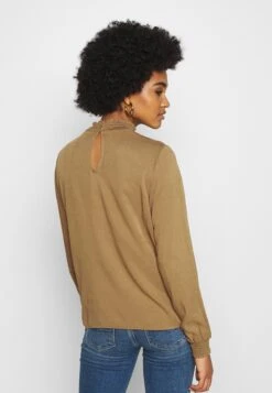 Vila Vidania Smock- Blouse - Butternut 10 Vila Vidania Smock- Blouse - Butternut -Vila 21a2e9458f294c5784c55dec4788e2d5