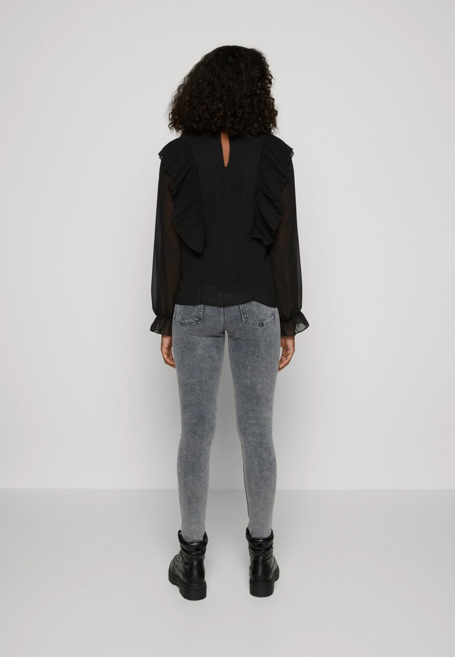 Vila Vichica Ruffle - Blouse - Black 5 Vila Vichica Ruffle - Blouse - Black - Afbeelding 3