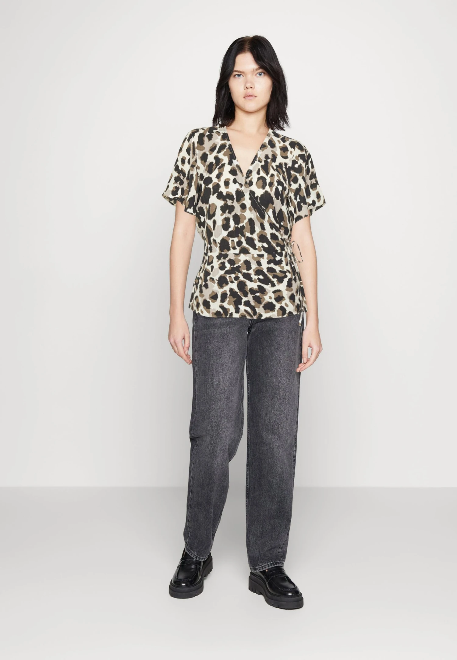 Vila Vilovie Wrap - T-Shirt Print - Birch 4 Vila Vilovie Wrap - T-Shirt Print - Birch - Afbeelding 2