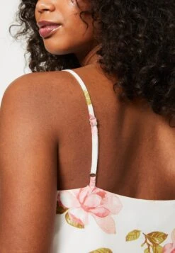 Vila Vimilina Singlet - Top - Snow White 13 Vila Vimilina Singlet - Top - Snow White -Vila 36ad9bcdff3642f3bc4b1379e1549d67