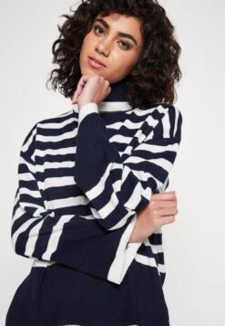 Vila Vistripi Rollneck - Trui - Blue Cloud Dancer 11 Vila Vistripi Rollneck - Trui - Blue Cloud Dancer -Vila 38a36d5b94ea41b7b65c0a0eae9d2028