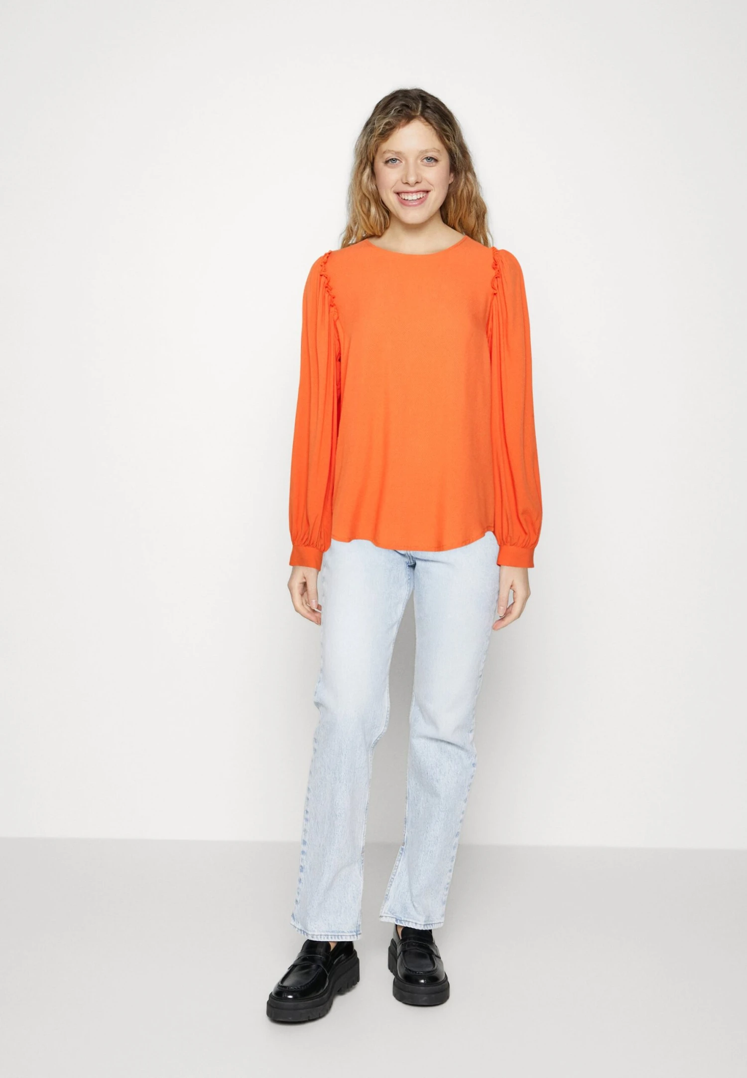 Vila Vizugi O-Neck Su Tb - Blouse - Tigerlily 3 Vila Vizugi O-Neck Su Tb - Blouse - Tigerlily - Afbeelding 2