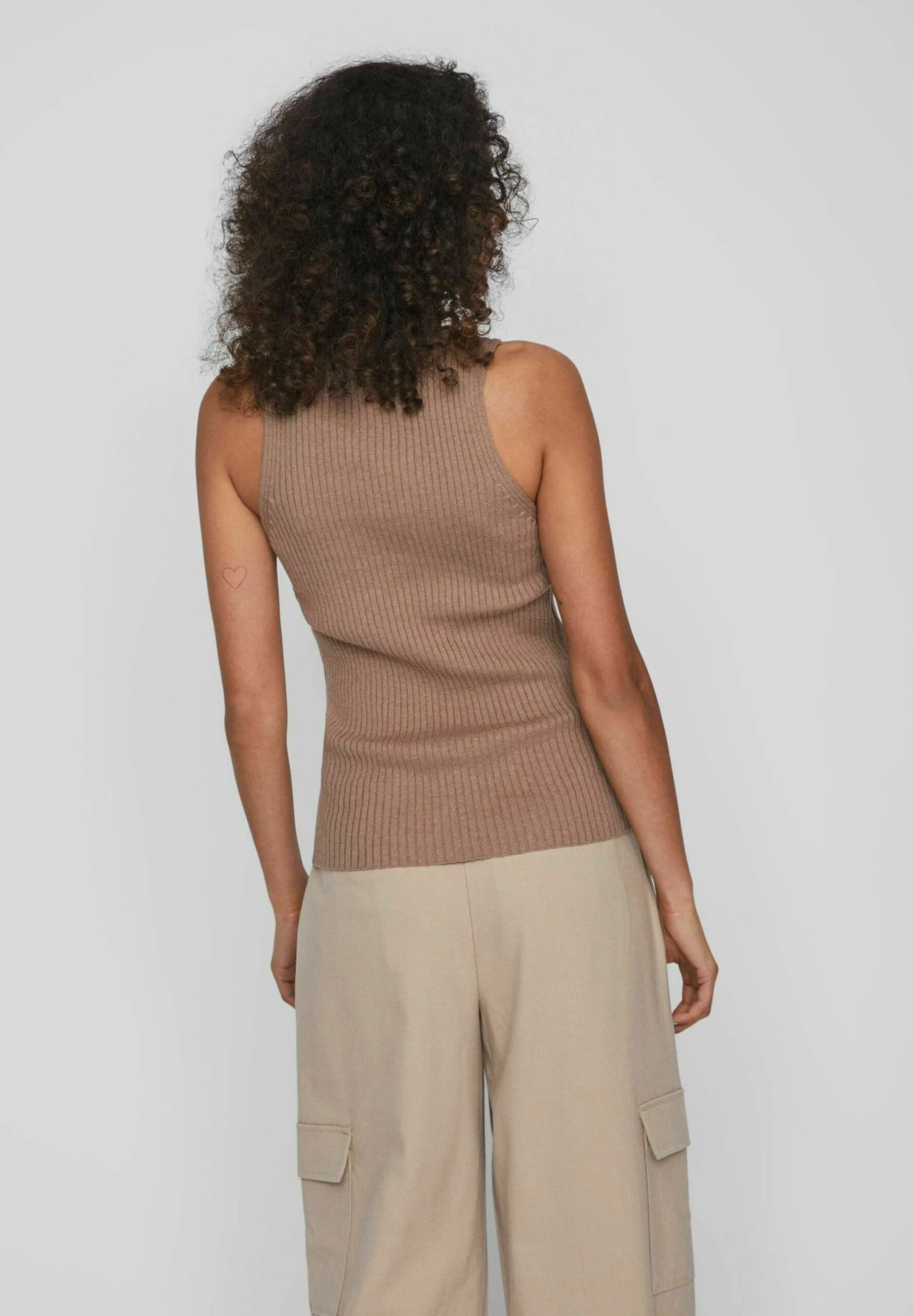 Ohne Ärmel - Top - Feather Gray 5 Ohne Ärmel - Top - Feather Gray - Afbeelding 3