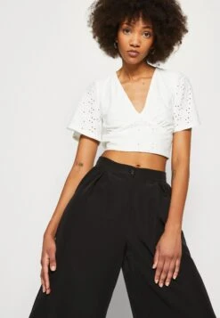 Vila Vikawa Cropped- T-Shirt Print - Cloud Dancer -Vila 3dd349a12812495f928cdc93b67a9bf0