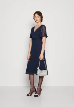 Vila Virilla V Neck Midi Dress - Cocktailjurk - Navy 9 Vila Virilla V Neck Midi Dress - Cocktailjurk - Navy -Vila 444a019ec5984d41887e3e2e3bcba955