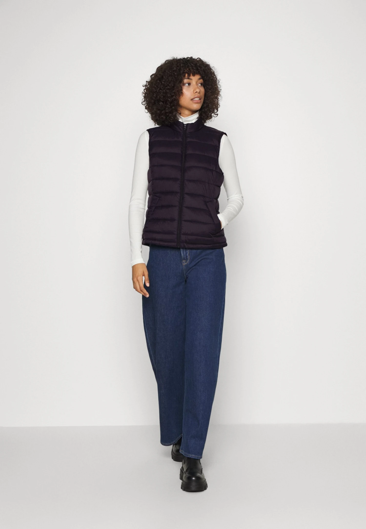 Vila Viminsk Short Waistcoat - Bodywarmer - Black 4 Vila Viminsk Short Waistcoat - Bodywarmer - Black - Afbeelding 2