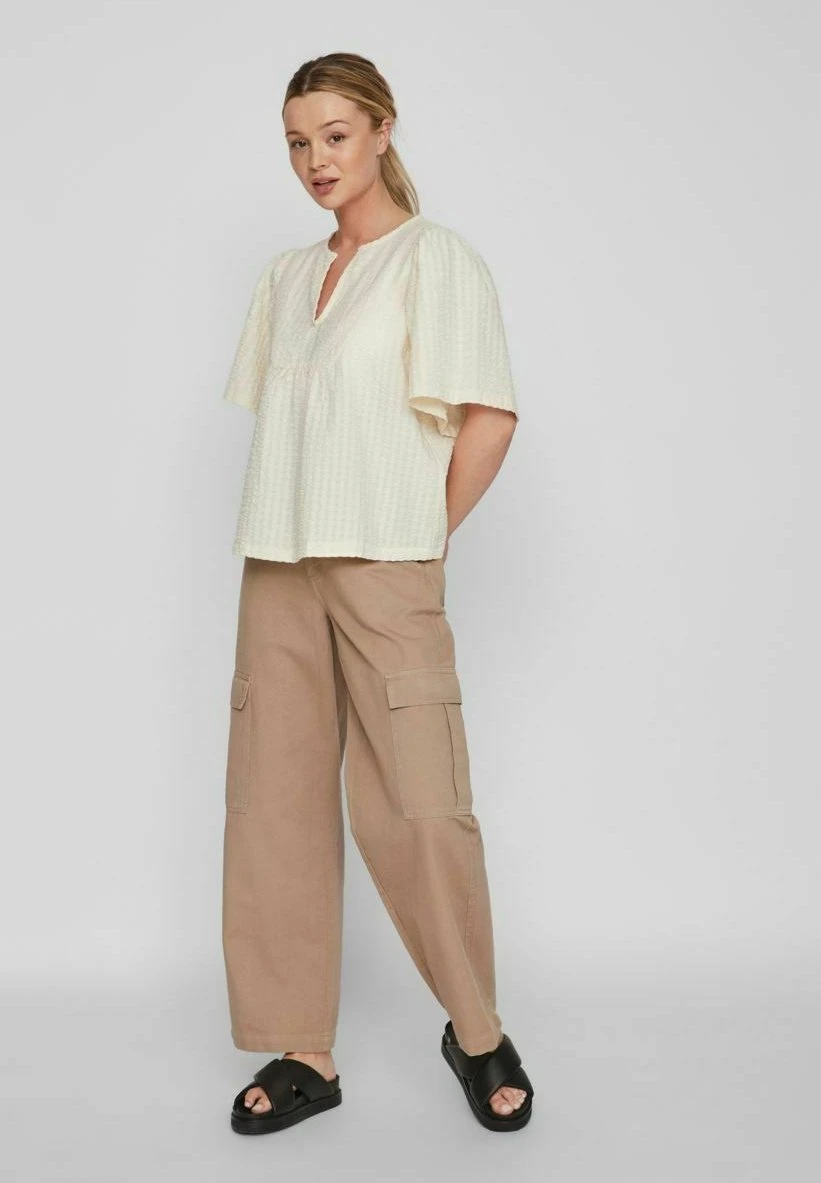 Vila Mit V-Ausschnitt Kurzärmeliges - T-Shirt Print - Birch 4 Vila Mit V-Ausschnitt Kurzärmeliges - T-Shirt Print - Birch - Afbeelding 2