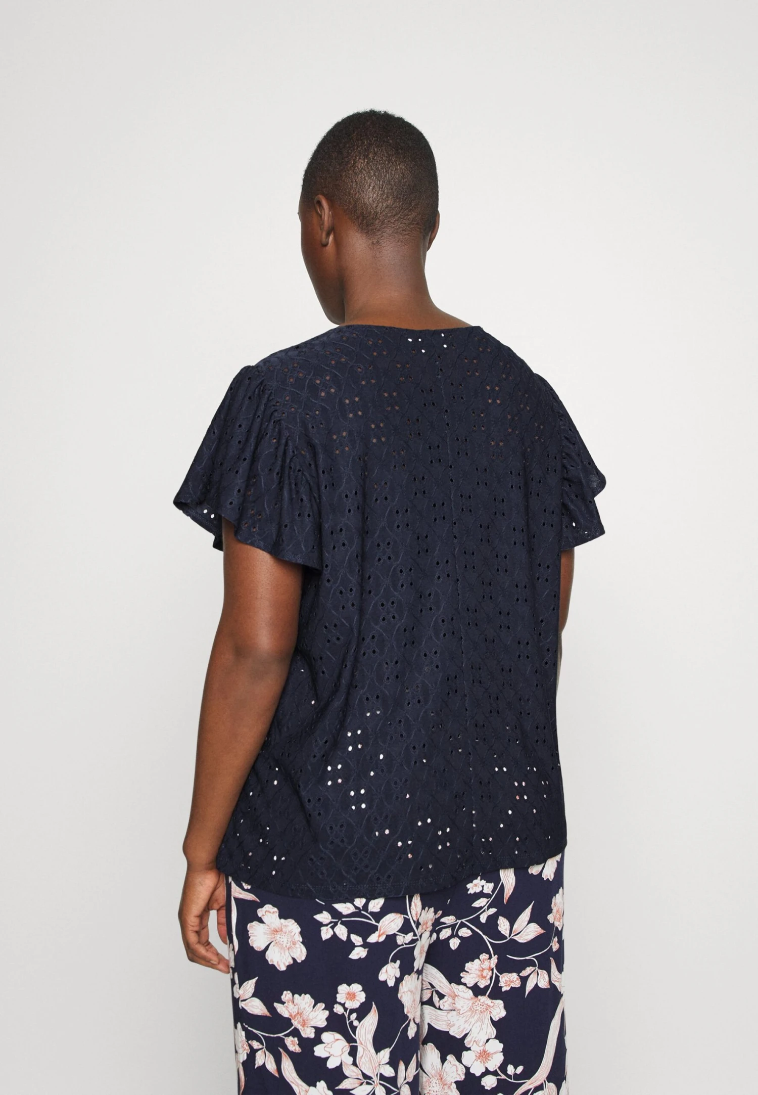 Vikawa - T-Shirt Print - Navy Blazer 5 Vikawa - T-Shirt Print - Navy Blazer - Afbeelding 3