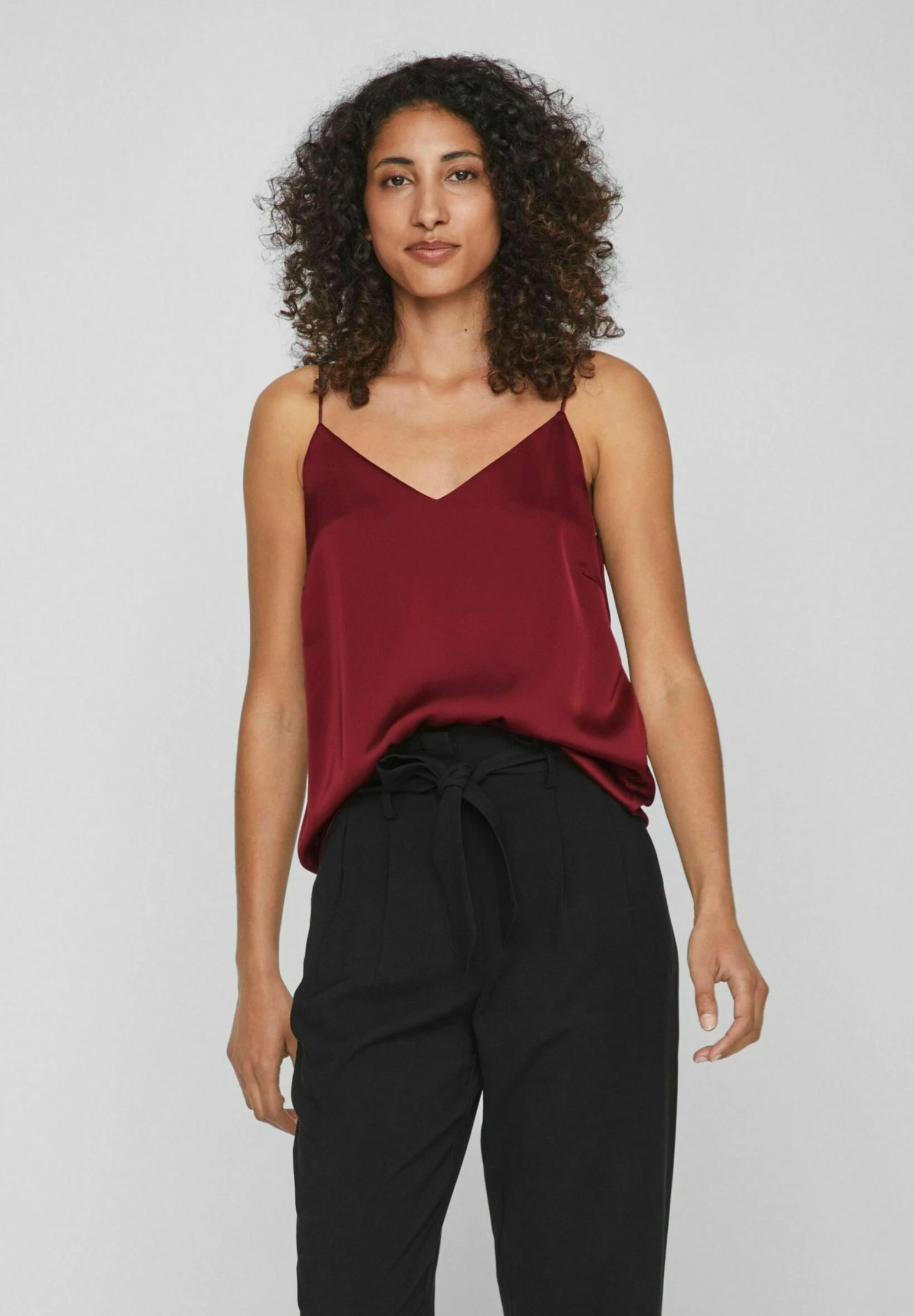 Vila V-Ausschnitt - Top - Beet Red 3 Vila V-Ausschnitt - Top - Beet Red