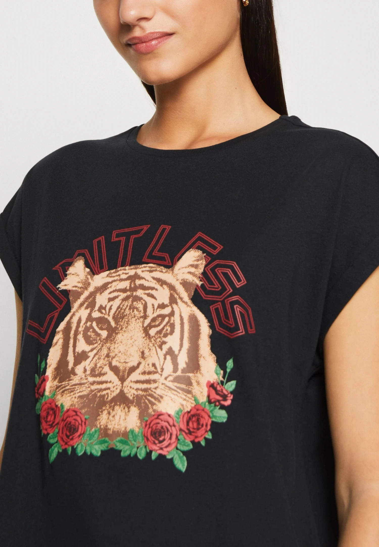 Vila Viprisella- T-Shirt Print - Schwarz/Grün 8 Vila Viprisella- T-Shirt Print - Schwarz/Grün - Afbeelding 6