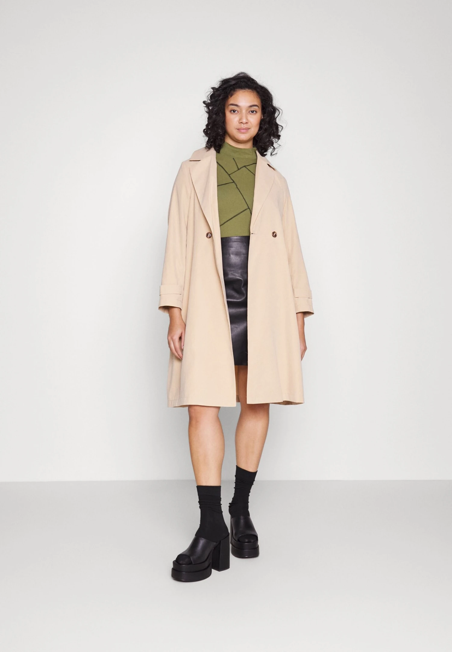 Trenchcoat - Curds And Whey 4 Trenchcoat - Curds And Whey - Afbeelding 2