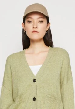 Vila Viril Cardigan - Vest - Calliste Green Melange 11 Vila Viril Cardigan - Vest - Calliste Green Melange -Vila 681a557df66747c3b3789da219d29d48