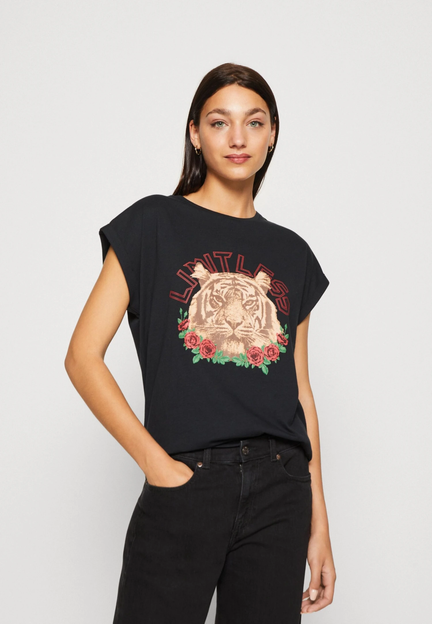 Vila Viprisella- T-Shirt Print - Schwarz/Grün 3 Vila Viprisella- T-Shirt Print - Schwarz/Grün