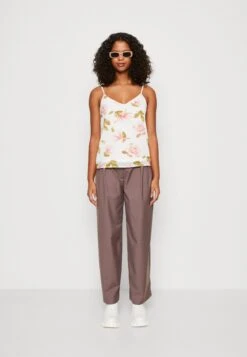 Vila Vimilina Singlet - Top - Snow White 9 Vila Vimilina Singlet - Top - Snow White -Vila 7176e55d16cb4da88ffff6cce6c8ef2e