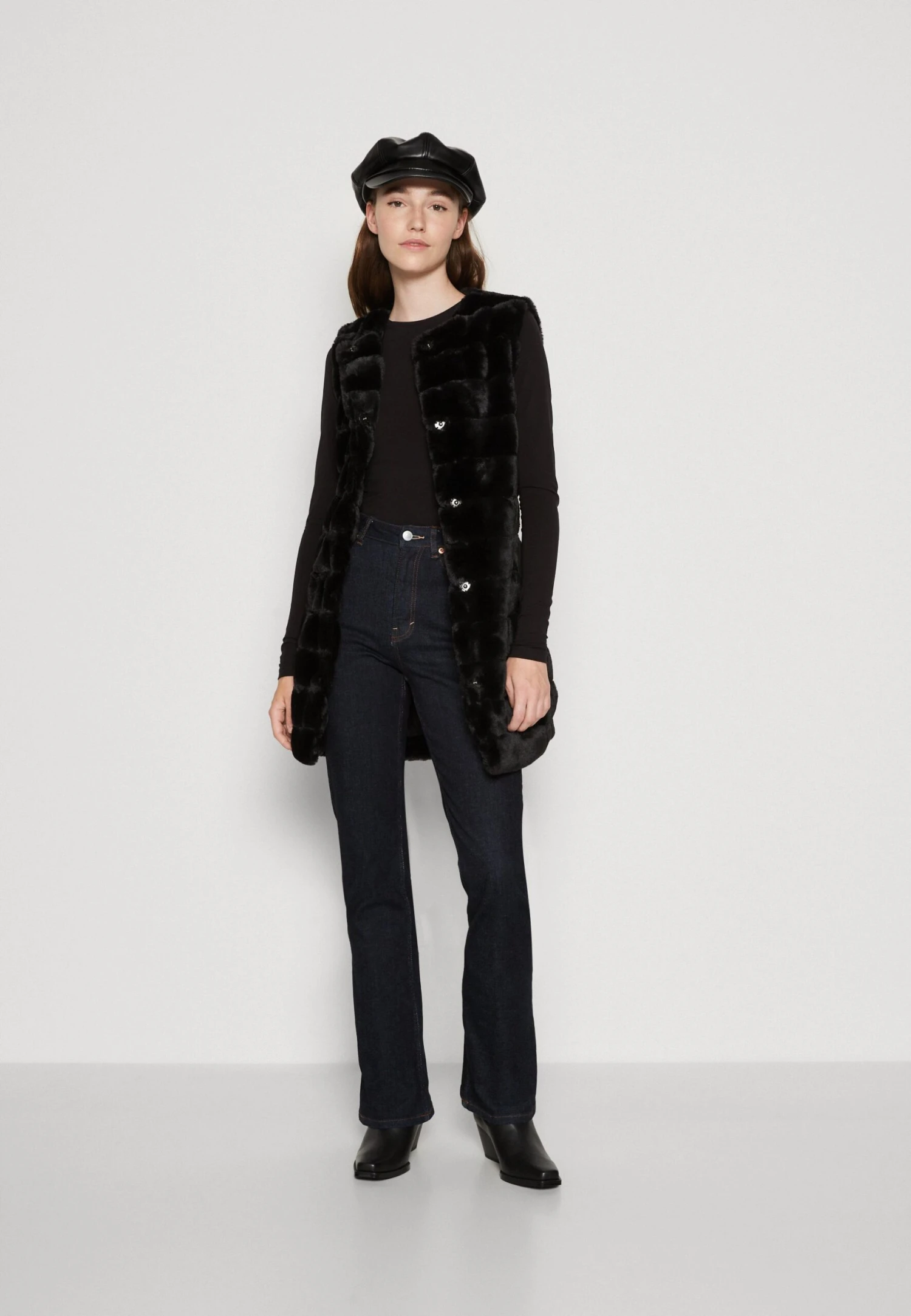 Vila Vikimberly Waistcoat - Bodywarmer - Black 4 Vila Vikimberly Waistcoat - Bodywarmer - Black - Afbeelding 2