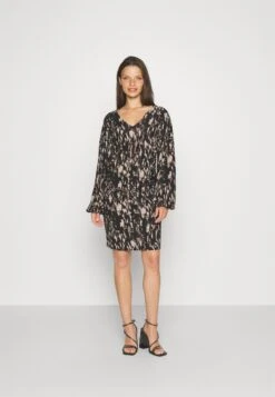 Vicaia V Neck Dress - Jerseyjurk - Black