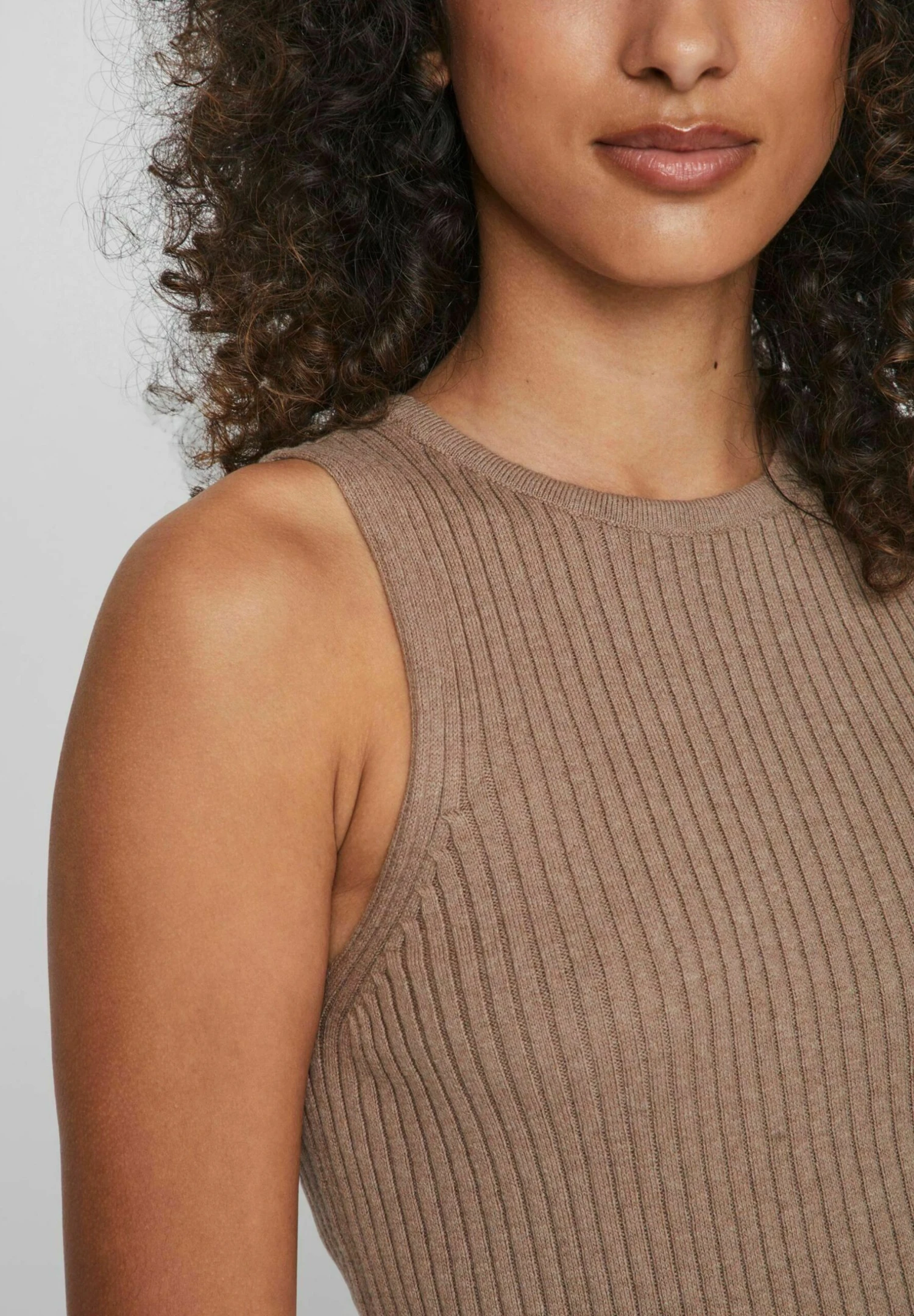 Ohne Ärmel - Top - Feather Gray 6 Ohne Ärmel - Top - Feather Gray - Afbeelding 4