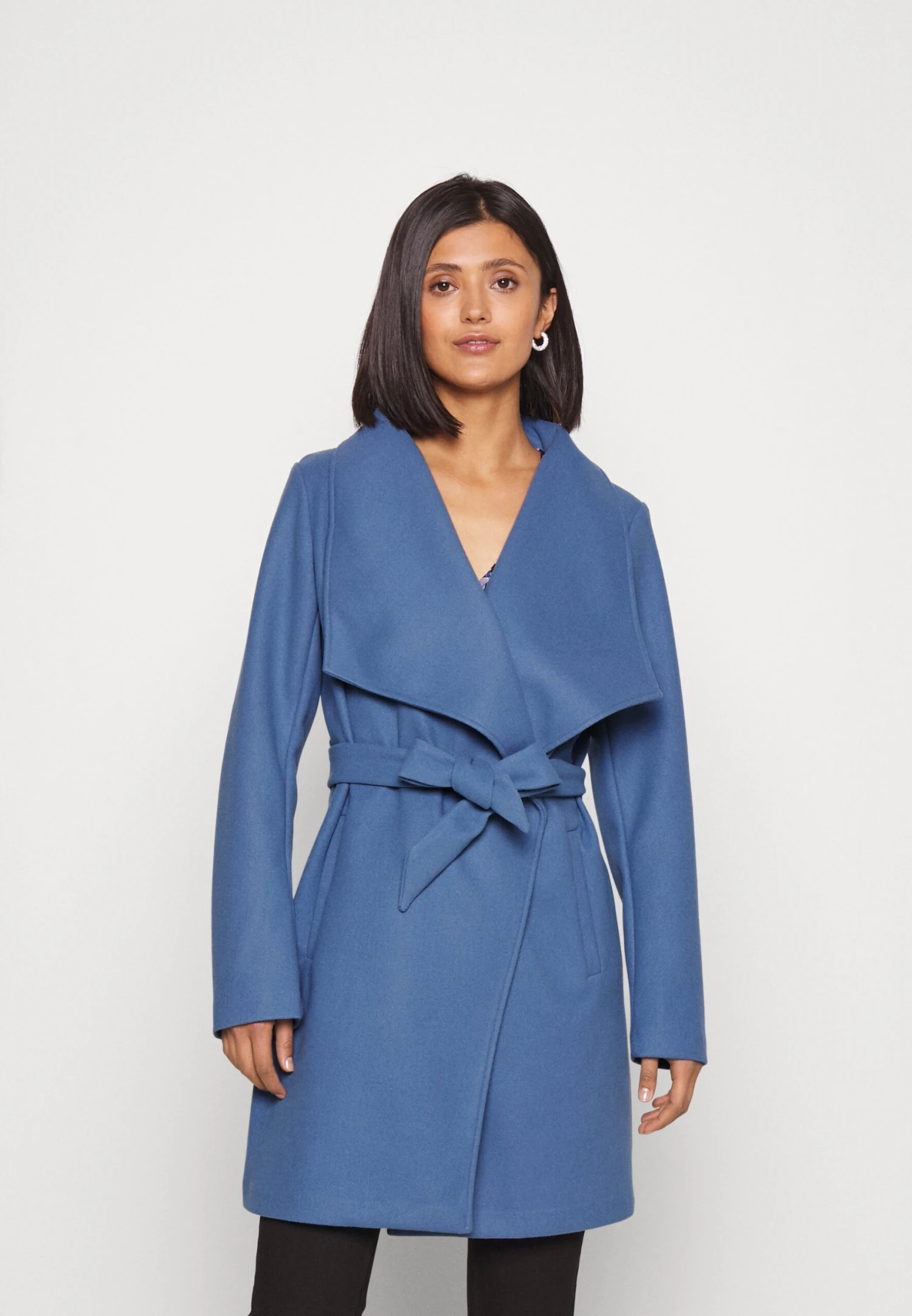 Vila Mantel - Federal Blue 3 Vila Mantel - Federal Blue