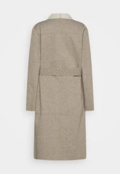 Vila Vijuice- Mantel - Walnut -Vila 8cb4c412a30c46a6abc2bab22b6dc9e6