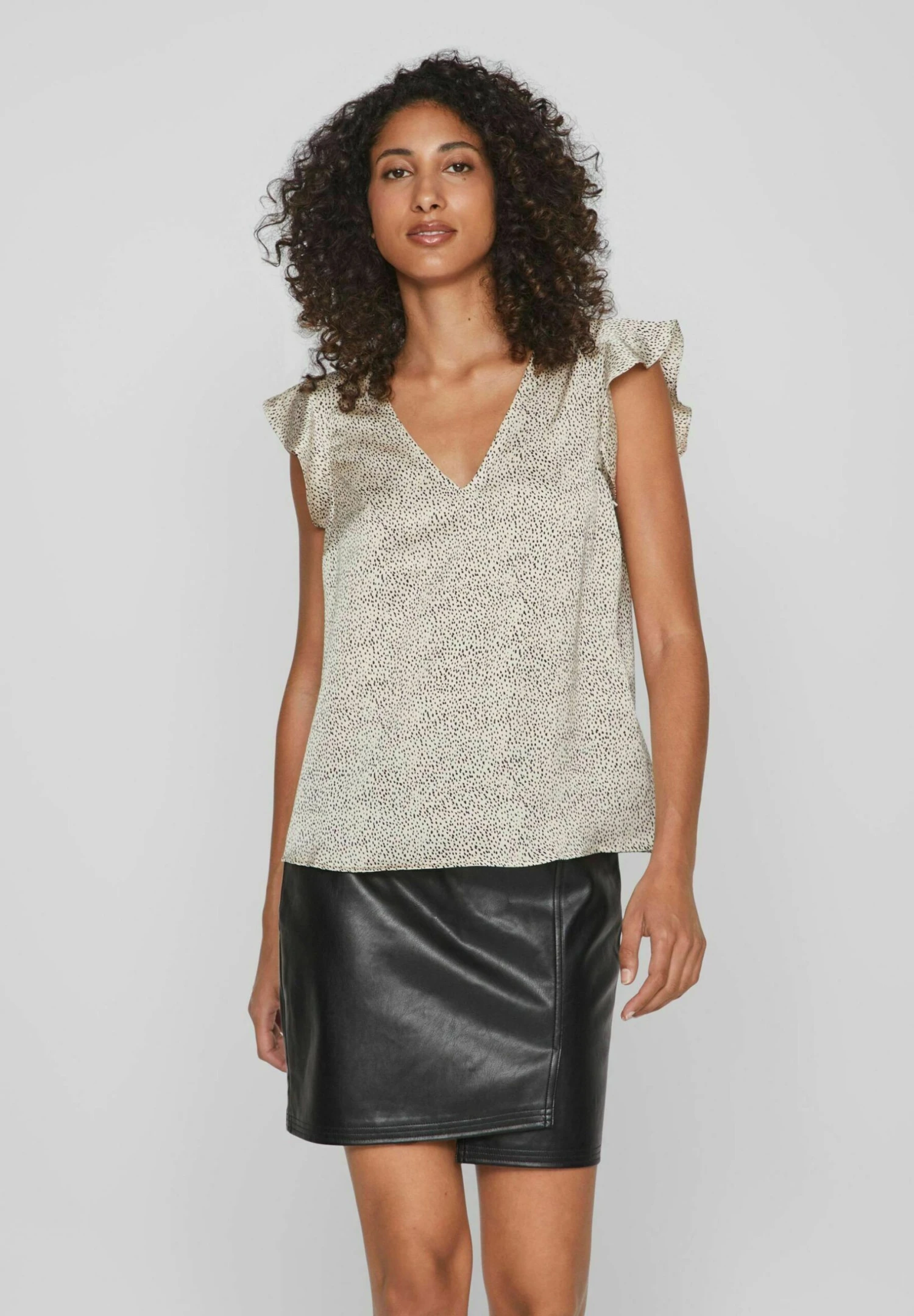 Vila Mit Kurzen Ärmeln Gerüschtes - Blouse - Birch 3 Vila Mit Kurzen Ärmeln Gerüschtes - Blouse - Birch