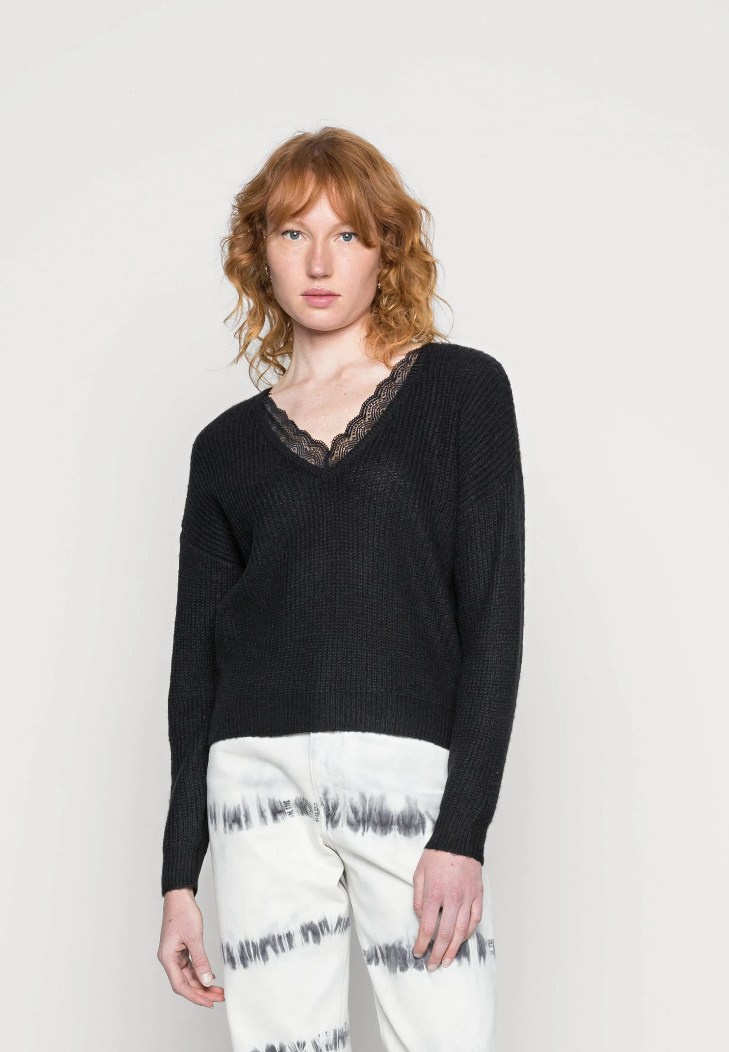 Vila Trui - Black 3 Vila Trui - Black