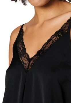 Vila Vicava V Neck Singlet - Top - Black -Vila a617c57cd68b4e0f9dfaf69d4dceaed5