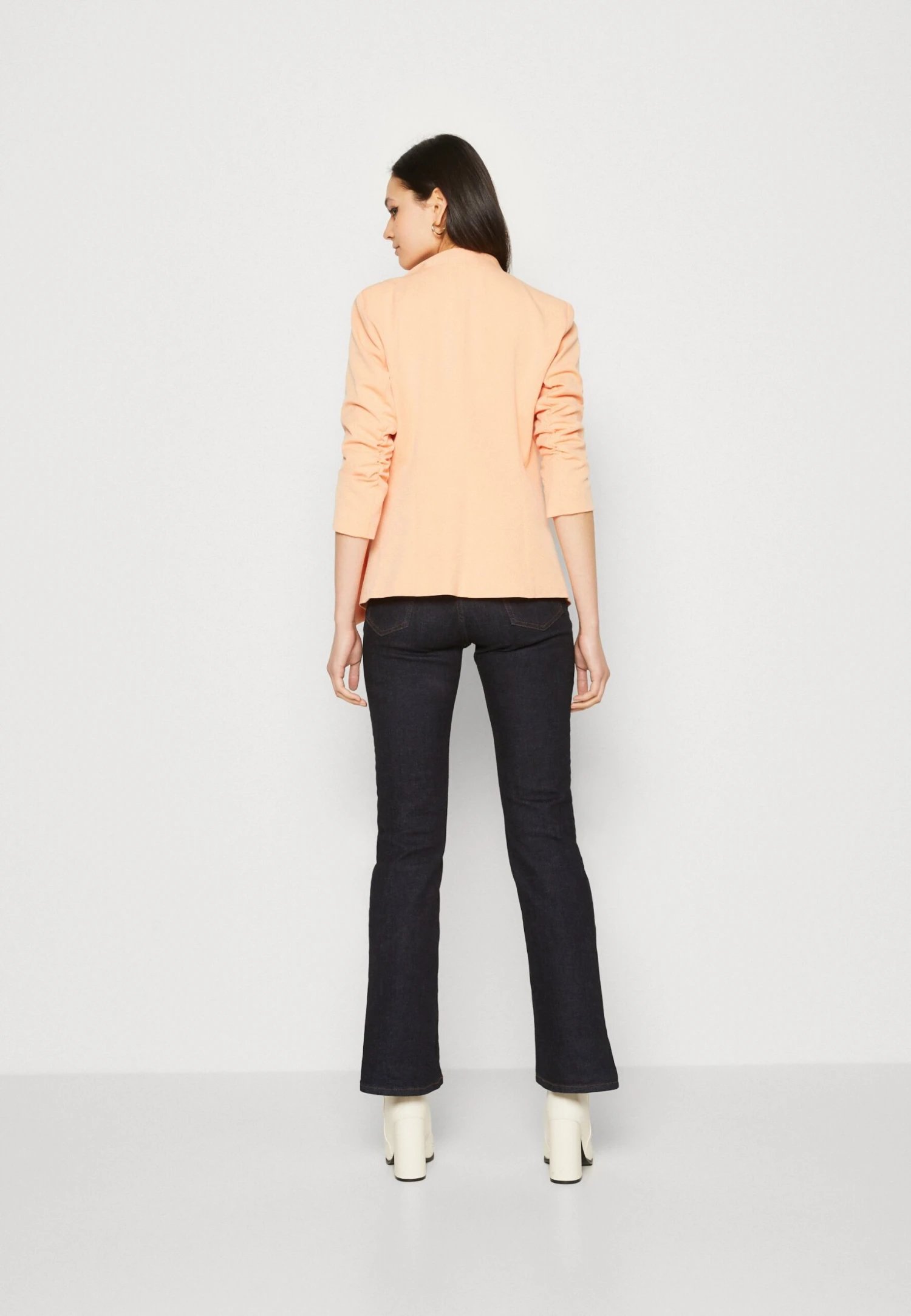 Vila Viher 3/4 New - Blazer - Salmon Buff 5 Vila Viher 3/4 New - Blazer - Salmon Buff - Afbeelding 3