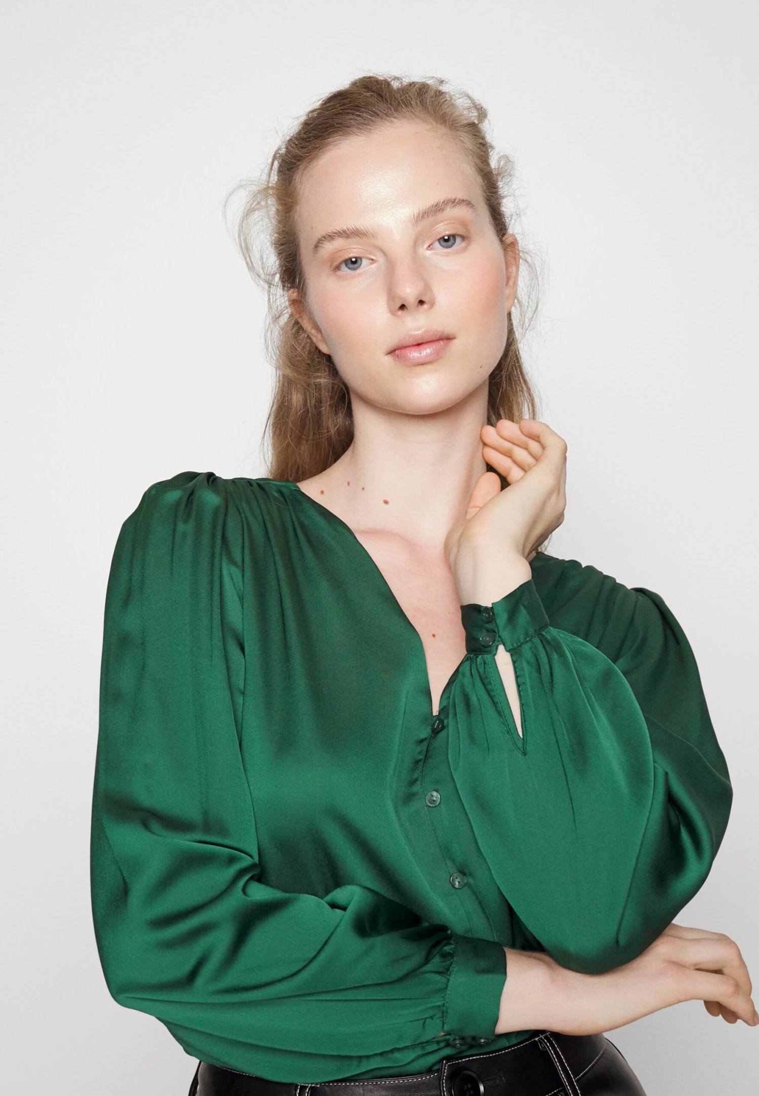 Vila Viellette V-Neck L/S - Blouse - Pineneedle 7 Vila Viellette V-Neck L/S - Blouse - Pineneedle - Afbeelding 5