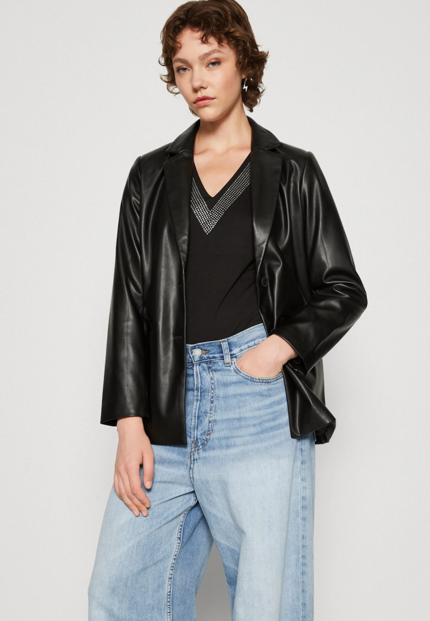 Vila Vinille Loose - Imitatieleren Jas - Black 6 Vila Vinille Loose - Imitatieleren Jas - Black - Afbeelding 4