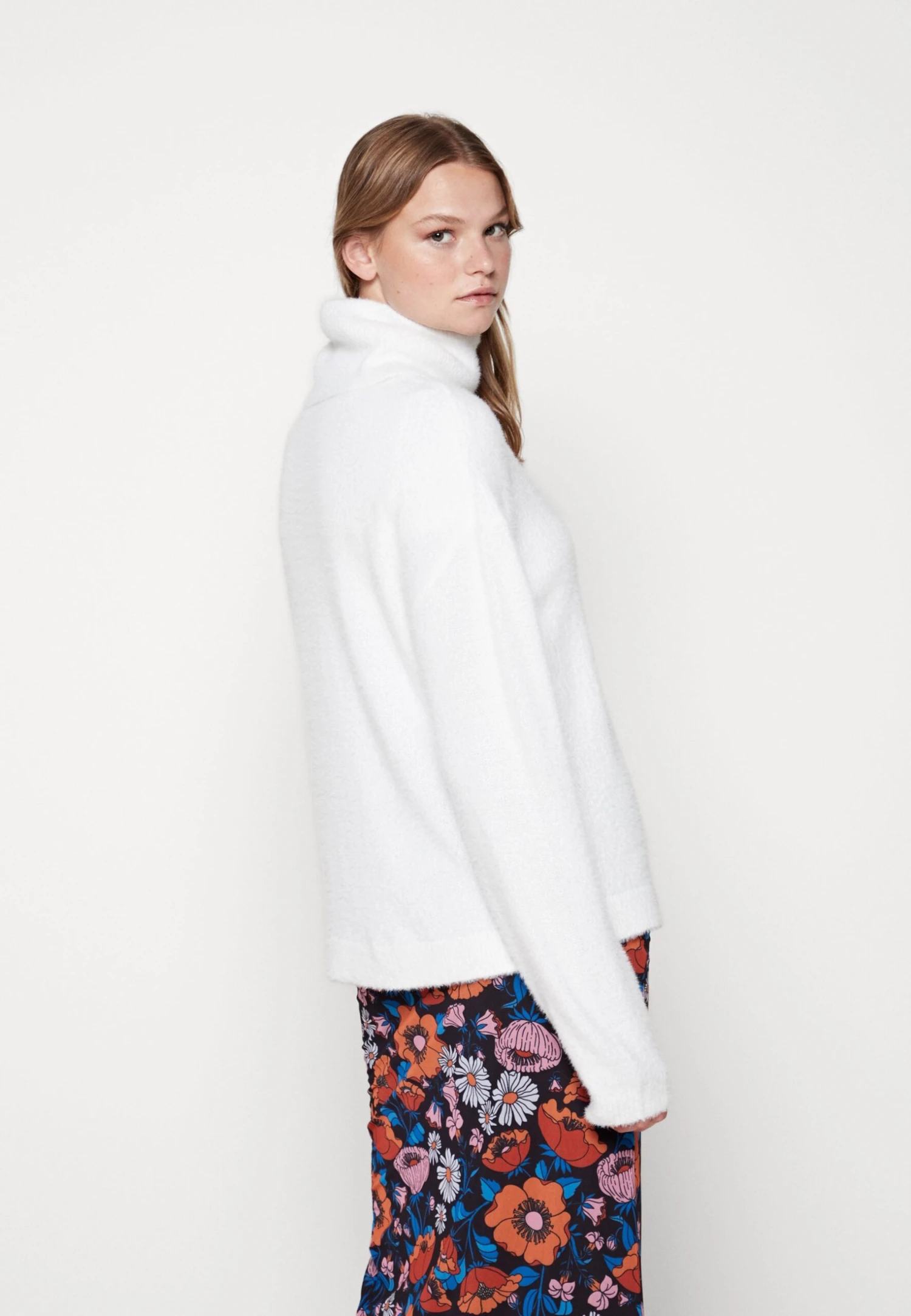 Vilajuli Rollneck Noos - Trui - White Alyssum 5 Vilajuli Rollneck Noos - Trui - White Alyssum - Afbeelding 3