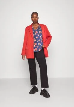 Vila -Vila e4405a5bb00b4def89fda4660dd55cc6