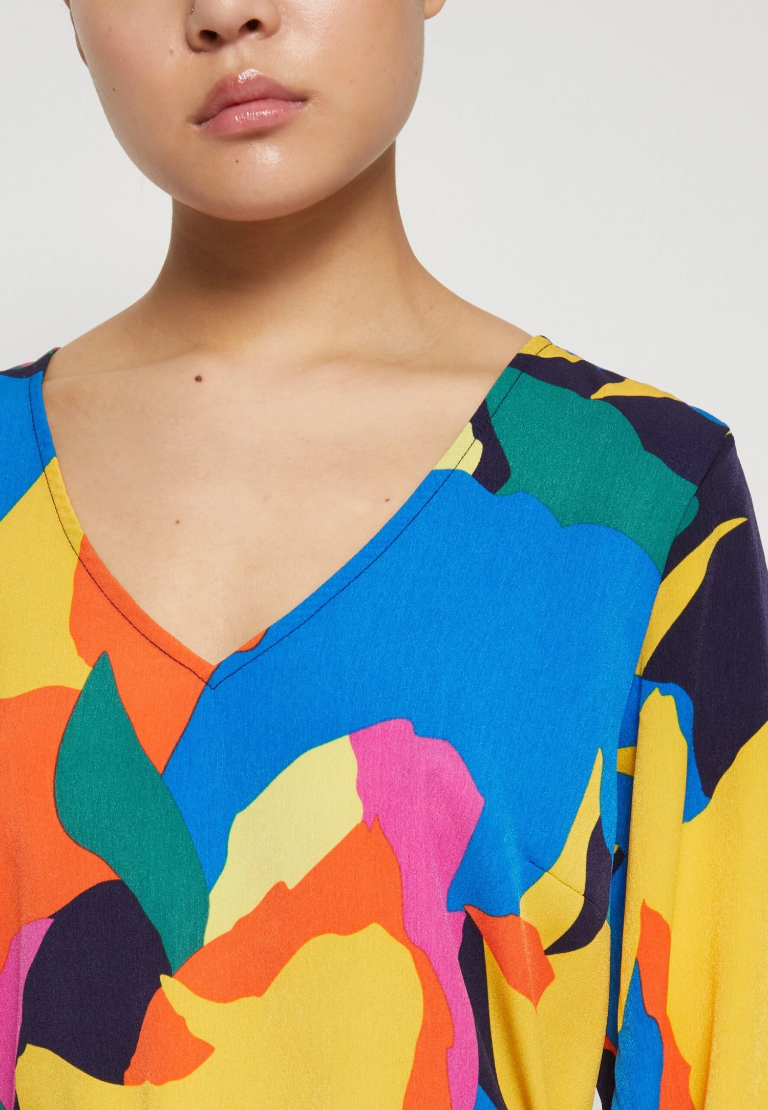 Vila Vijudy V Neck Tie Belt Dress - Jurk - Navy/Multi 8 Vila Vijudy V Neck Tie Belt Dress - Jurk - Navy/Multi - Afbeelding 6