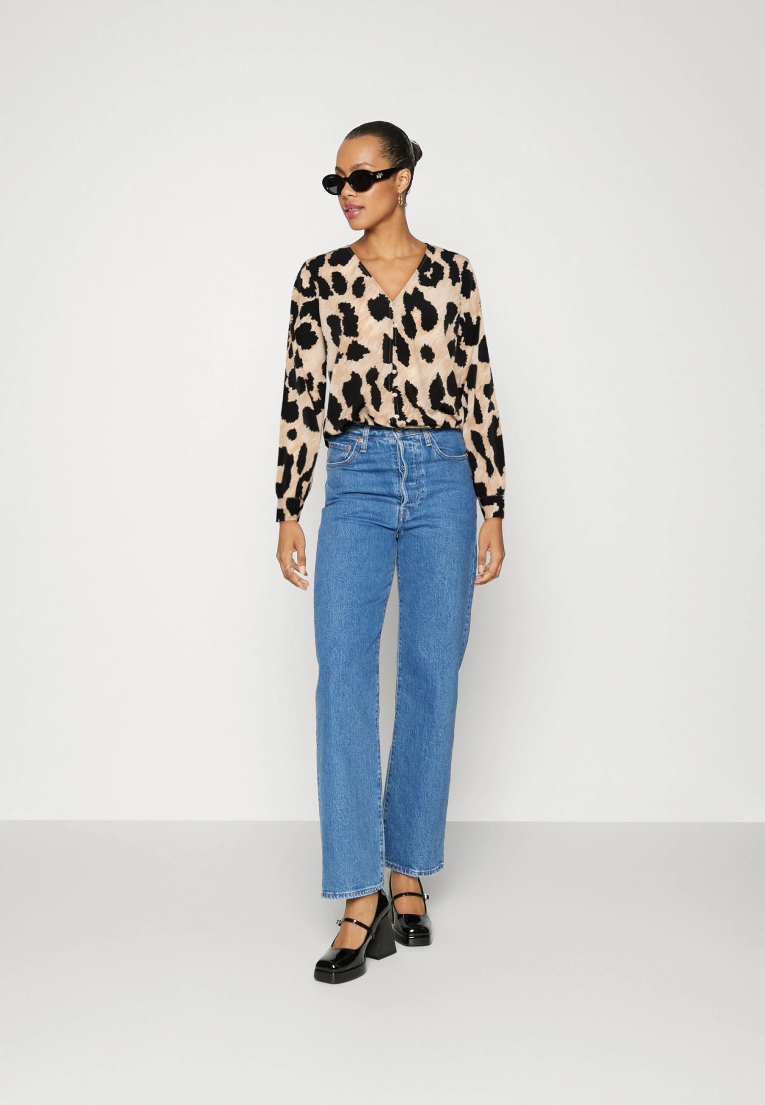 Vila Vibelina V Neck - Blouse - Black 4 Vila Vibelina V Neck - Blouse - Black - Afbeelding 2