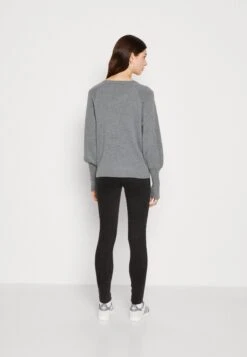 Vila Vimarla O Neck - Trui - Medium Grey Melange 10 Vila Vimarla O Neck - Trui - Medium Grey Melange -Vila f7ecf415462c4807809c4eb76e0d134a