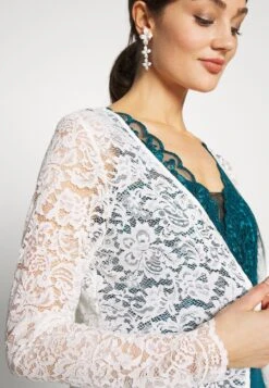 Vila Vifaith Bolero - Vest - Snow White 11 Vila Vifaith Bolero - Vest - Snow White -Vila fb80d8483b1445c3980a81435a7c59b4