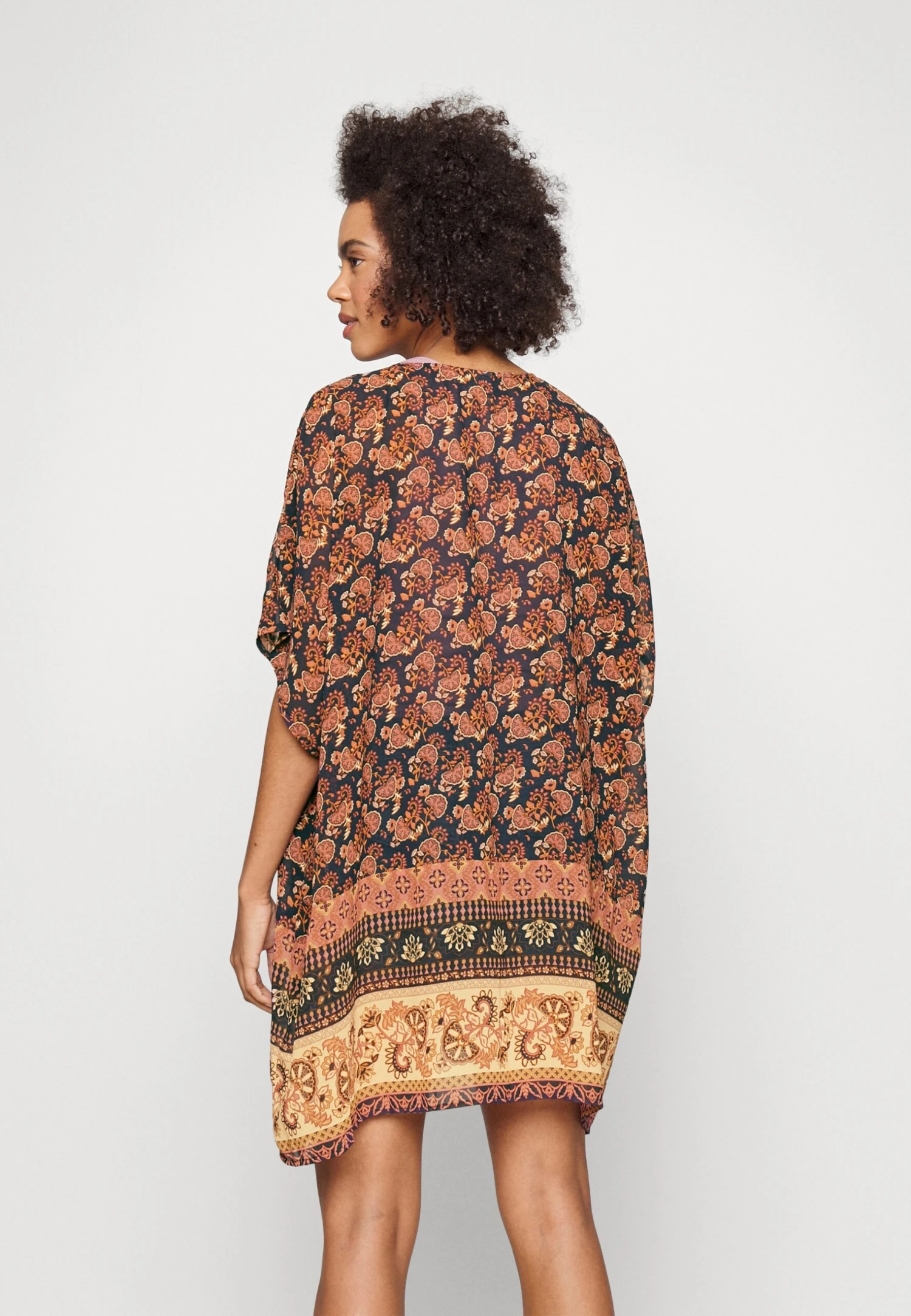 Vila Vilinea Kimono - Lichte Jas - Multicolored 5 Vila Vilinea Kimono - Lichte Jas - Multicolored - Afbeelding 3